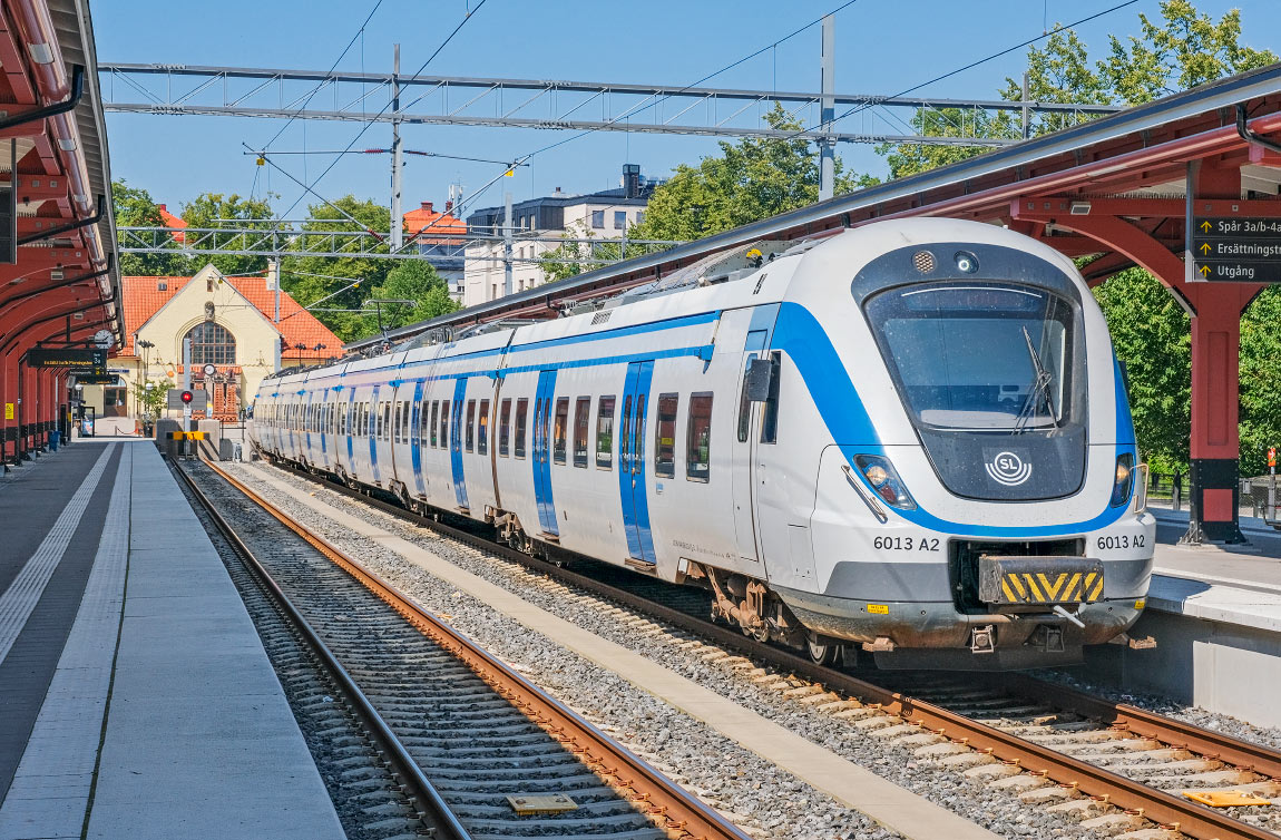 Pendeltåg i Södertälje Centrum 2024